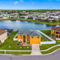 Lakefront 5BR Villa 10min to Disney  Sleeps 10