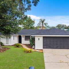 Charming Orlando Villa with Pool & Jacuzzi, Grills