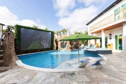 20BD Adventure Island Extreme Private Attraction