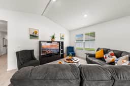 Spacious Modern Villa with Private Yard, Ocala - Image 4