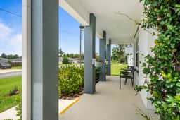 Spacious Modern Villa with Private Yard, Ocala - Image 3