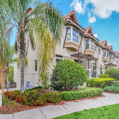 Enchanted Garden Townhouses 1 Mile to Disney World