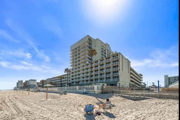 Daytona Beach Beachfront 1BR Condo w/ Pool, Jacuzzi - Image 1