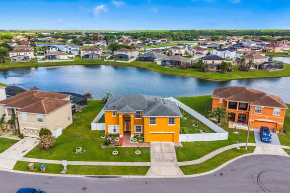 Waterfront 5BR Villa 15 Min to Disney | Sleeps 10 - Image 1