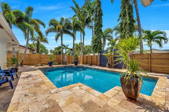Luxury Pool Villa in Fort Lauderdale Sleeps 7 - Image 1