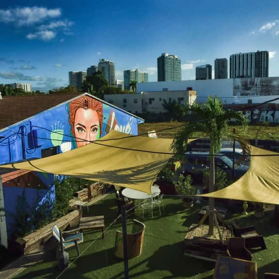 Miami Wynwood Studio: Walk to Walls, Desk + WiFi - Image 1