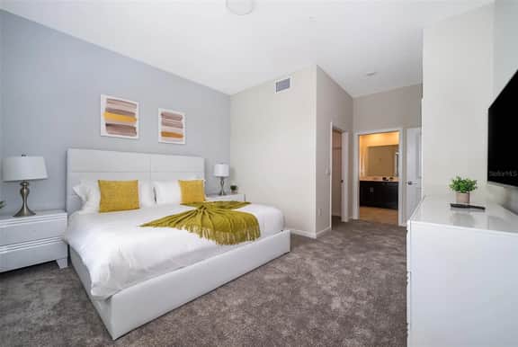 15 min from Disney World, ChampionsGate Resort TownHouse with Club House Pools, Water Park, Gym