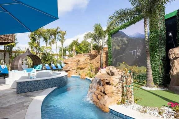 20BD Adventure Island Extreme Private Attraction