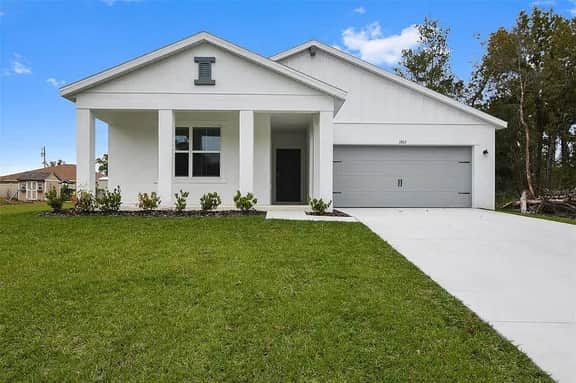 Spacious Modern Villa with Private Yard, Ocala - Image 2