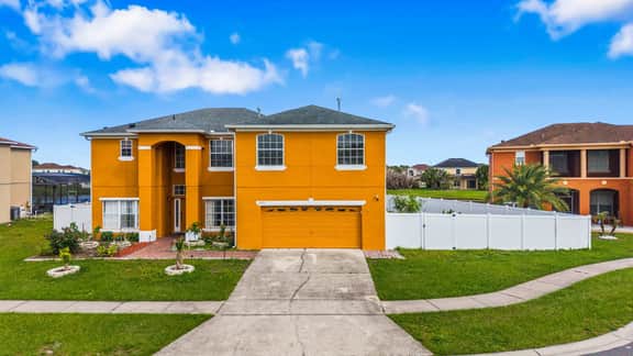 Waterfront 5BR Villa 15 Min to Disney | Sleeps 10 - Image 2