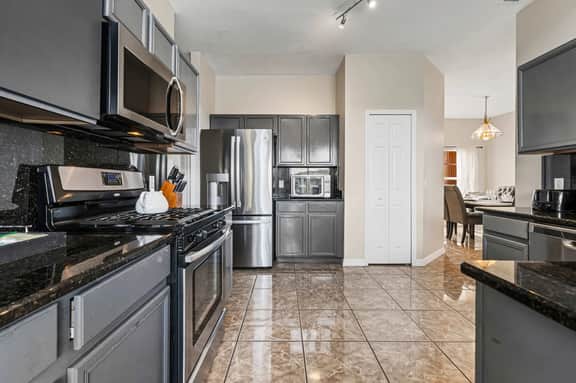1110 E Lake Shore Blvd 1