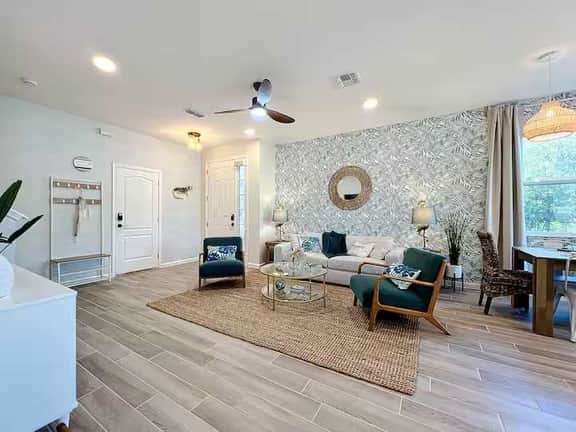 3BR Villa in Gated Oviedo  Near UCF & Orlando - Image 3