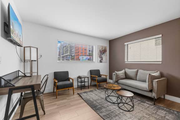 Wynwood 1BR with Work Desk - Walk to Wynwood Walls - Image 4