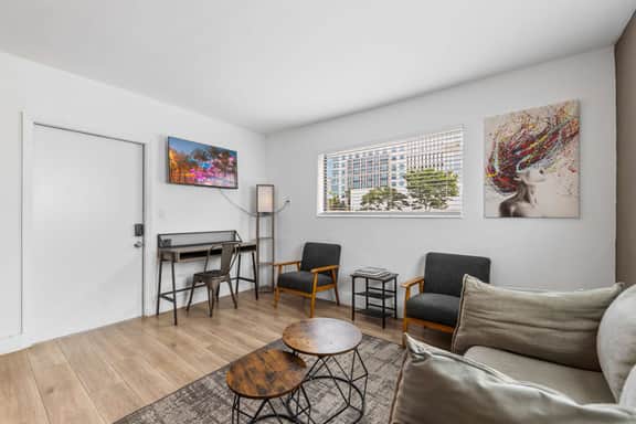 Wynwood 1BR with Work Desk - Walk to Wynwood Walls - Image 3