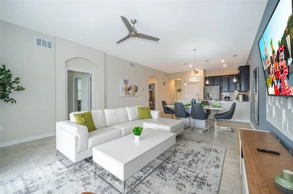 15 min from Disney World, ChampionsGate Resort TownHouse with Club House Pools, Water Park, Gym