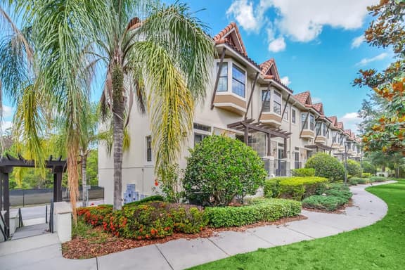 Enchanted Garden Townhouses 1 Mile to Disney World